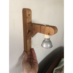 Applique murale en châtaignier