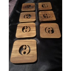 Dessous de verres dans différentes essences de bois noble