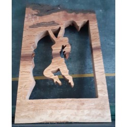 Escalade féminine à mains nues