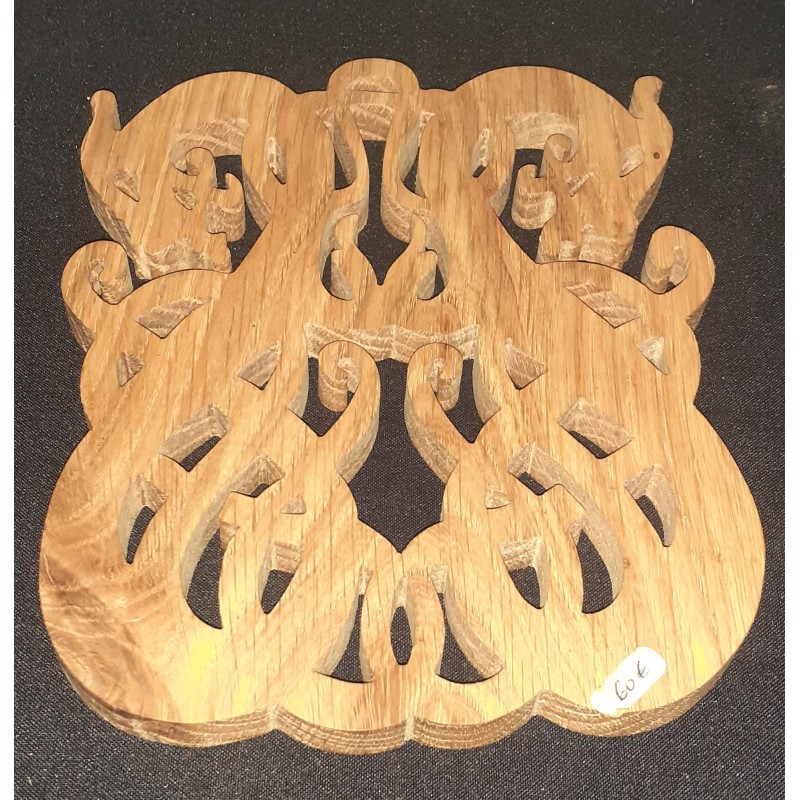 Dessous de plat en chêne massif motif dragon celtique