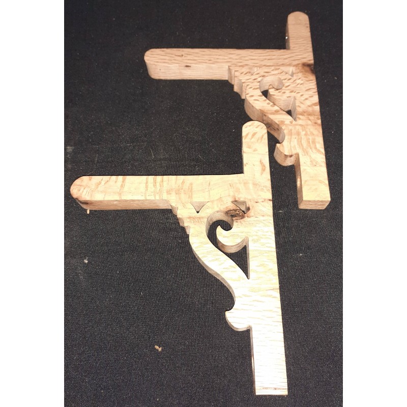 Equerres murales en chêne liège légèrement échauffé