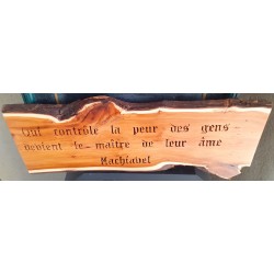 Message important en ces temps dans bois massif